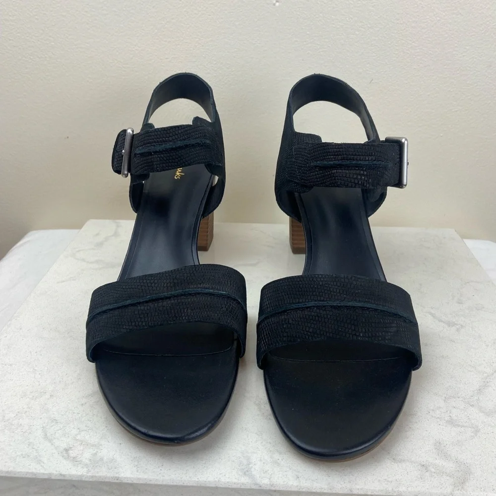 NWT Clarks Women's Karseahi Seam Heeled Sandal